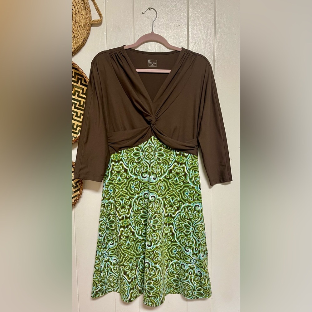 Title Nine Dress Medium Twist Knot Front V-Neck Floral Brown Green Paisley